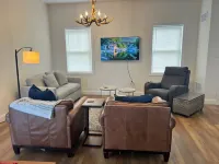 Sleeps 8! Foosball+Arcade, Private Courtyard, Parking, Washer+Dryer. Great Home!