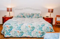 Relaxing family beach getaway – walk to the beach!