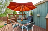 Single Level, 2 Kings, Fire Pit, Comfort in Downtown Dundee