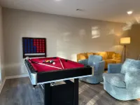 Luxurious 5BDR Home: Playset, Games & Pool Table - Private Pools