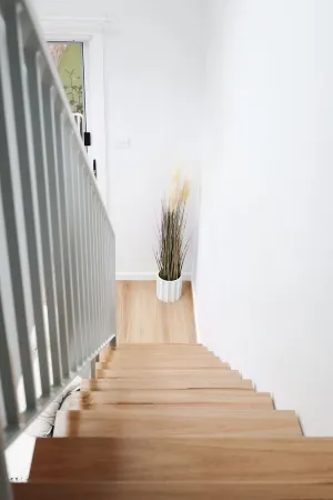 Luxurious studio, across road from ocean