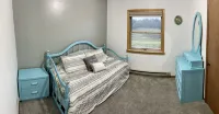 Arrowhead Sanctuary!! Beautiful Cabin! Deck with Fire Pit & Incredible Views!