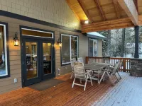 Cozy 2+ bedroom riverfront house in tranquil Cle Elum. Your home away from home.