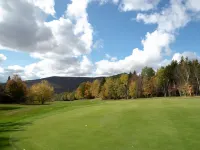 10th Hole Haystack Golf Course in Wilmington VT - 4 miles from Mt Snow 威爾明頓酒店