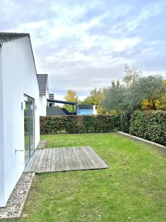Modern holiday home on approx. 300 m² of land directly in the Wismarbucht / Baltic Sea