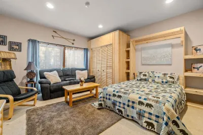 Cozy Sunriver Cabin Near Mt. Bachelor