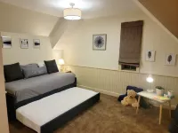 Well-equipped 3BR/3BA with large common space in the heart of Historic Downtown Citi Trends附近的飯店