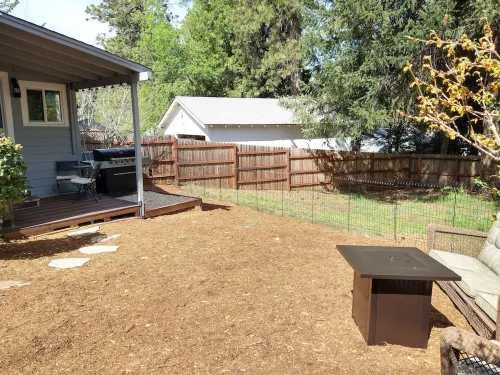 No Cleaning Fee! Whole House and Yard! Short Walk to Downtown and Fairgrounds! - 무료 와이파이