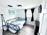 Dreamy Single Villa, Big Backyard - Pet Friendly Hotels in Saint Augustine South