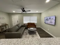 Pet friendly 2-bdrm home minutes from downtown