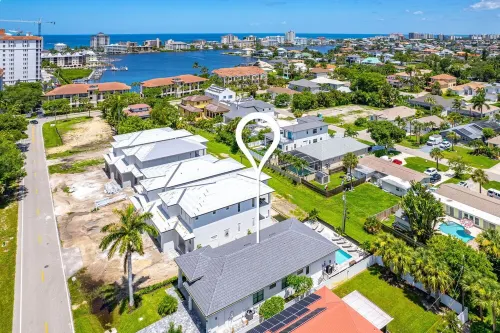 Villa Del Mare Beach 4 Ensuite Retreat + Heated Pool – Special Offer!