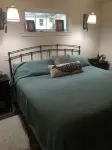 Summer special! Adorable Whale's Tail guest cottage.