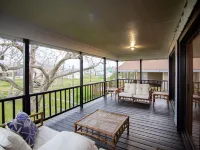 Spacious Vacation Home: Sleeps 16, 1/2 mi to Beach & Boat Ramp - Family Friendly Hotels in Port O'Connor