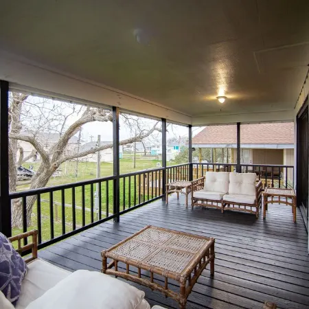 Spacious Vacation Home: Sleeps 16, 1/2 mi to Beach & Boat Ramp - Family Friendly