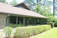 Your Pinehurst Vacation Spot! Hotels near Camelot Playground