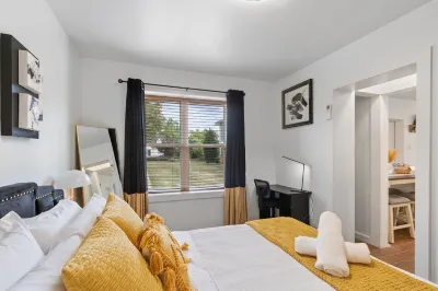 Warm Villa 1 block from Mary Washington Campus<br>