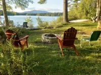 Vacationer's oasis on the waterfront of picturesque Pearly Pond.