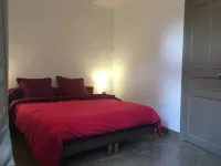 Apartment in the heart of old Nîmes (parking included)