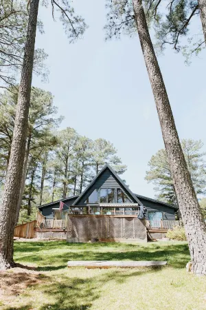 Lake Gaston A Frame- Private Beach & dock