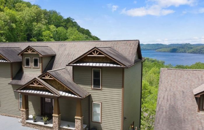 ♡ Your Happy Place Overlooking Center Hill Lake ♡