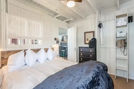 Canandaigua Lake Cabins- Finger Lakes Finest- East Lake Rd CMAC- Pet friendly!