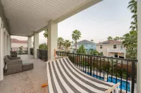 Modern Pool - Spa - Huge Game Room - Sleeps 36