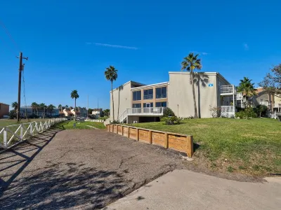 33❤️Waterfront❤️Fishing Dock❤️Close to beach❤️King Bed