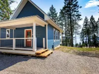 Grand Opening Pricing! Cozy 1 Bedroom Cabin with views of Flathead Lake Hotels in Lakeside