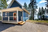 Grand Opening Pricing! Cozy 1 Bedroom Cabin with views of Flathead Lake