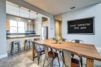 The Oleander - centrally located Luxury Townhouse steps from Magnolia Ave!