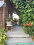 Cozy country Cabin on the Big Horn River, 7 miles from Hot Springs.