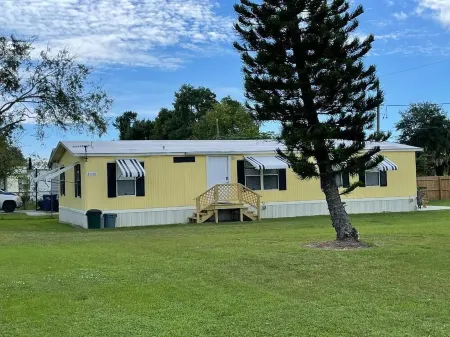 Comfortable Okeechobee Home Minutes From Scott Driver,  Okee-Tantie Boat Ramp