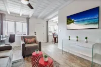 ⚜KingBed⚜55" 4kTV⚜580+Mbps WiFi⚜A/C⚜Parking