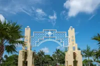 Sleeps 12!! Spacious Retreat in Sarasota, Close to Beaches and Downtown