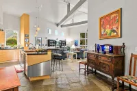 Comfort for you to relax and enjoy your gathering! Just 1 mi to beach & Village!