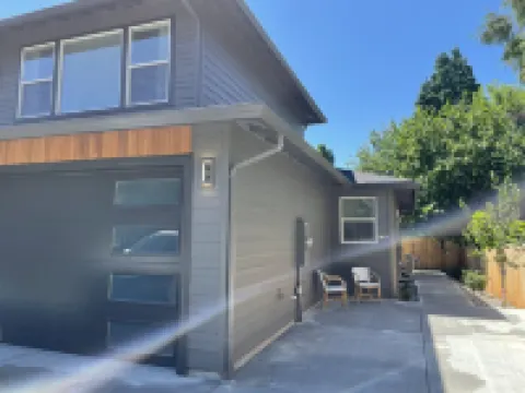 Cozy Downtown Apartment 2br/1bth