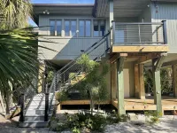 Captivating Cabana – Luxury Home, Boat Slip, Golf Cart, Pool, Pickleball, & Club 卡普蒂瓦住宿飯店
