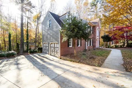 The Hogwarts House Of CLT Отели рядом с достопримечательностью «Университет Северная Каролина в Шарлотт»