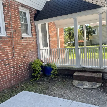 NEW! Residential Retreat. Located minutes to the Oceanview beach and Naval base.