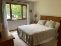 House 4bd-3bth-fire pit-screen porch-outdoor pool - close to everything