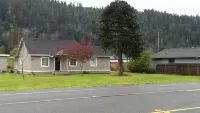 Redwood Creek Cottage cozy furnished home in the heart of Redwood National Park