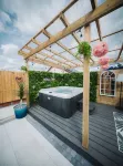 Cosy Hot Tub Getaway Bungalow Hotel di Armagh