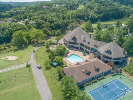 !!! 2 Miles from Silver Dollar City !!! A Must See!!! A Great Place to Stay.