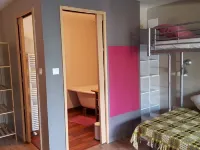 Renovated Catalan farmhouse, 2 minutes from the centre of Céret, not overlooked. Hotels in Ceret