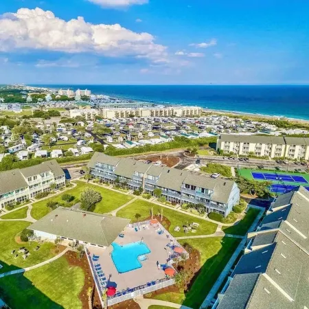 Oceanside Condo w/ Heated Indoor Pool, 2 Outdoor Pools, Beach Access & Bikes!