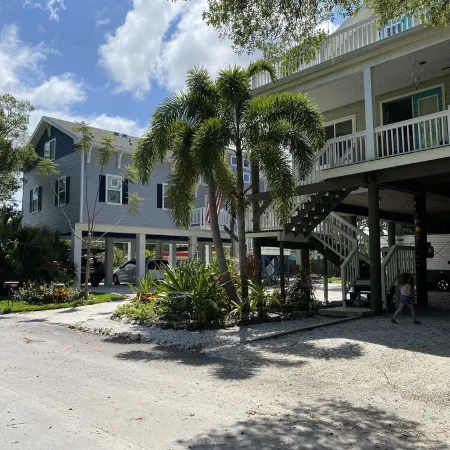 Condor Nest-private home-walk to downtown & the water! New heated POOL!
