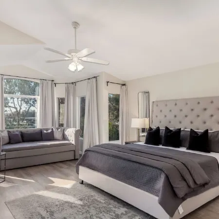 Luxurious Desert Escape 6-Bedroom, 3 Bathroom with Heated Pool Sleeps 18!