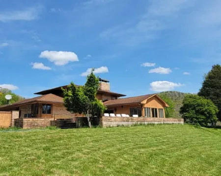 Bluestone Manor--Spacious Mountain Home for Your Next Adventure Hotels in Bluestone River