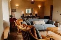 Luxury 2 Bedroom Countryside Cottage Close to the Beach.