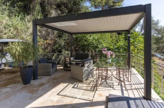 Monaco - Beausoleil #MonteCarlo #LuxuryTravel #Monaco #VillaLife #TravelGoals 奧古斯都勝利紀念碑附近的飯店